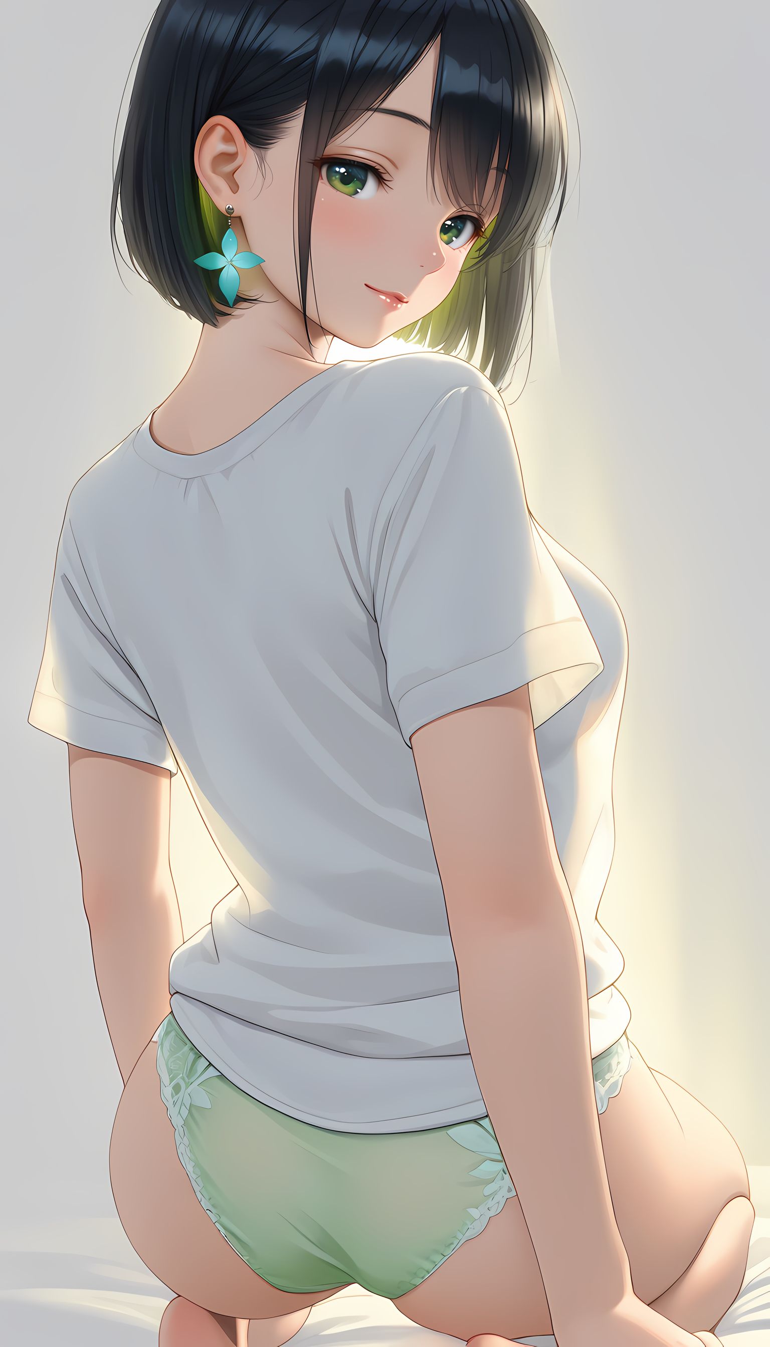 【翠乃もえ】もえちゃんがTシャツ姿で背中見せながらエッチなポーズ！